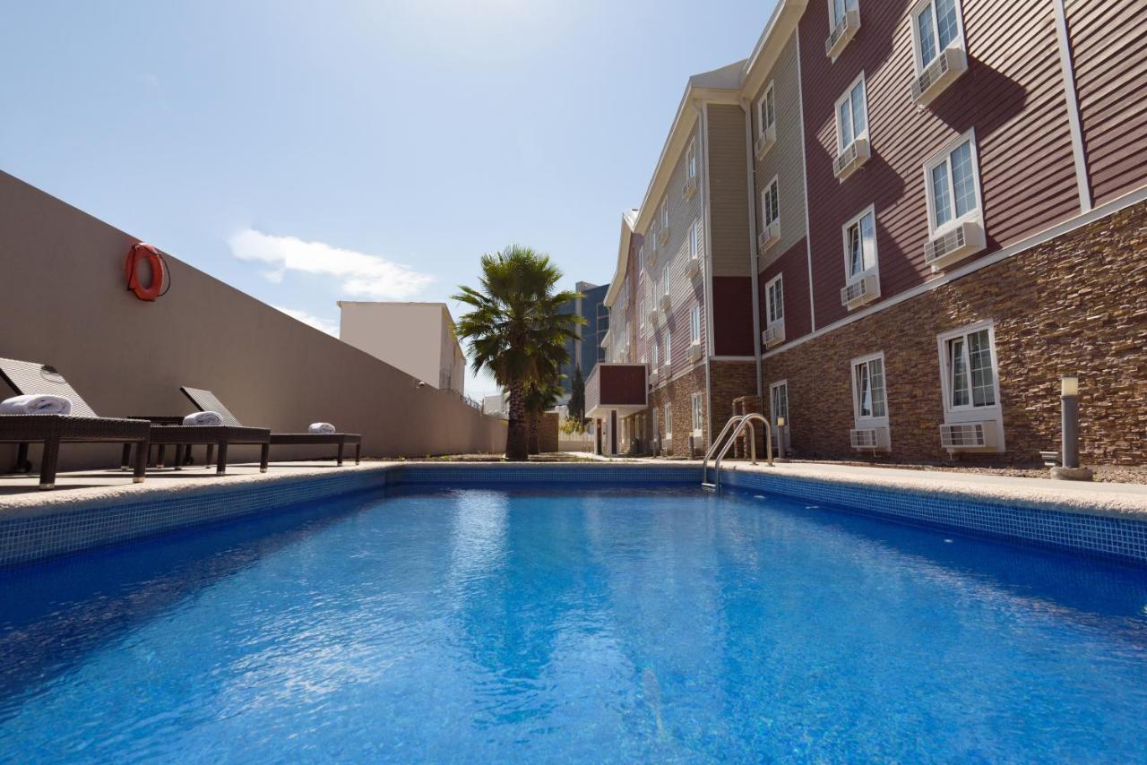 Extended Suites Coatzacoalcos Forum Exterior photo